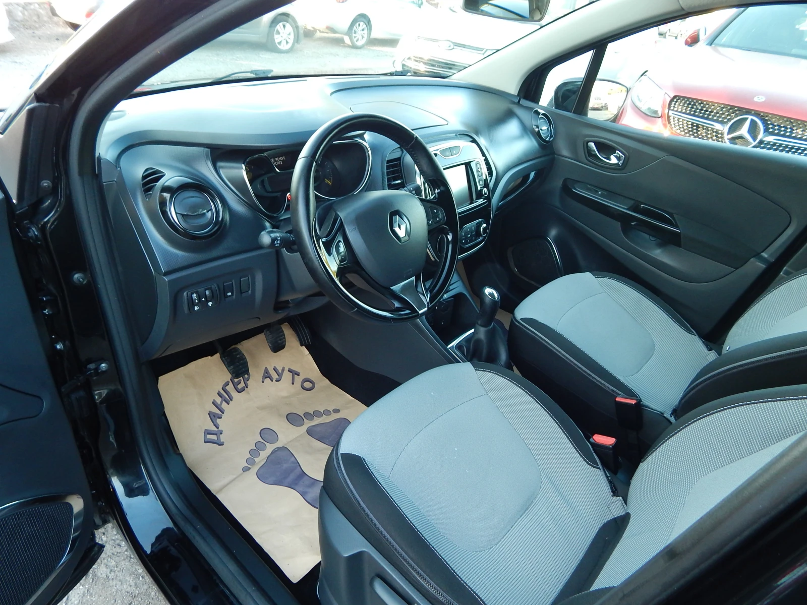 Renault Captur 1.5DCI* EURO6* , снимка 10 - Автомобили и джипове - 56001899