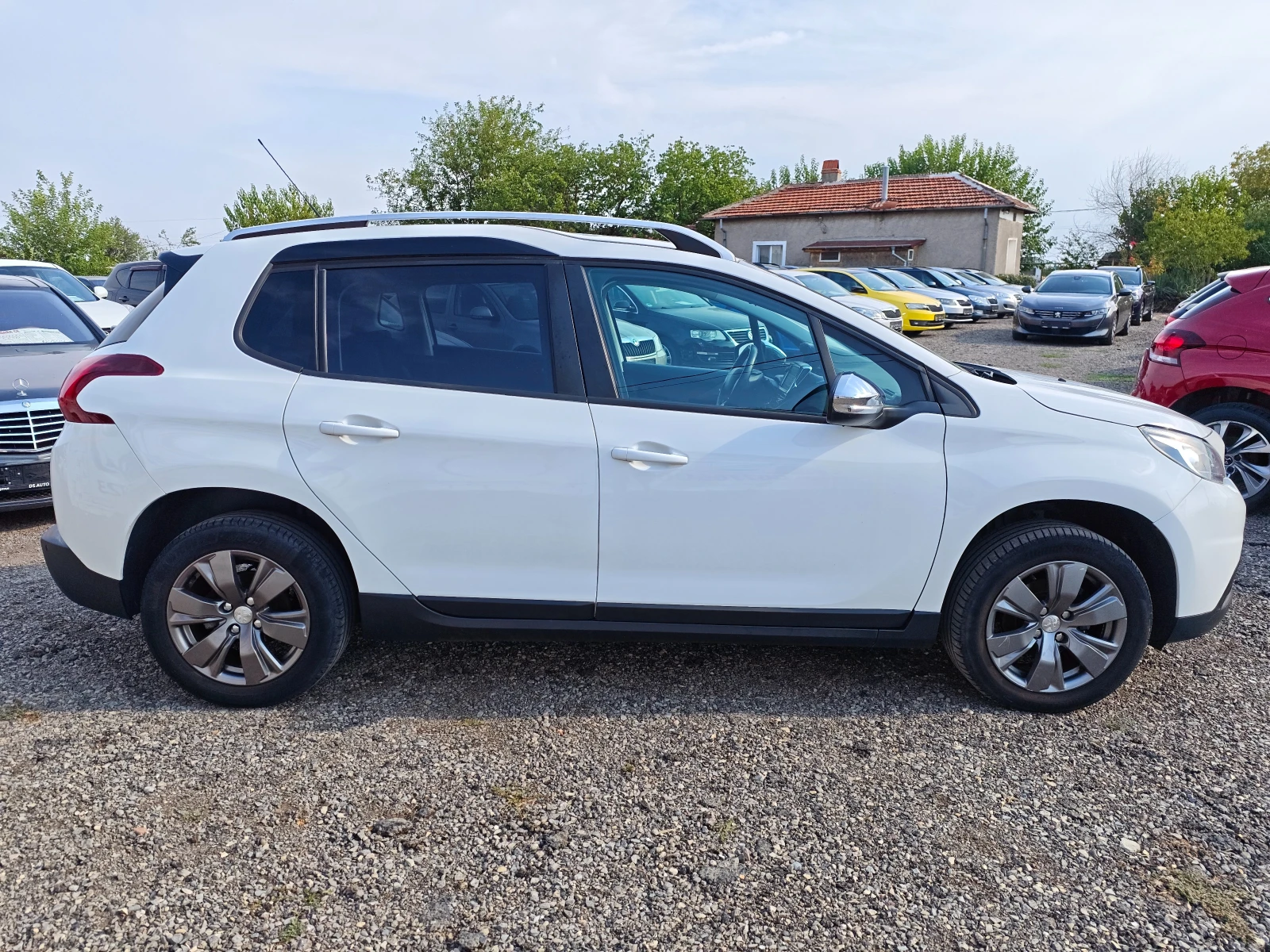 Peugeot 2008 1.6HDI Facelift, снимка 6 - Автомобили и джипове - 56043094