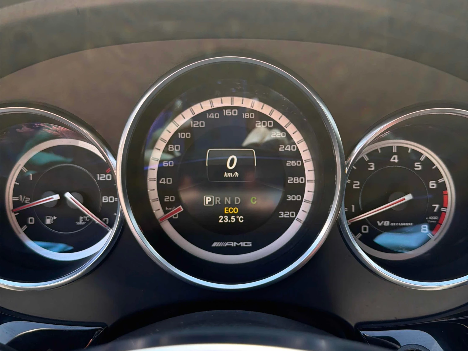 Mercedes-Benz CLS 63 AMG * CARFAX * БЕЗ ПЪРВОНАЧАЛНА ВНОСКА, снимка 8 - Автомобили и джипове - 56056667