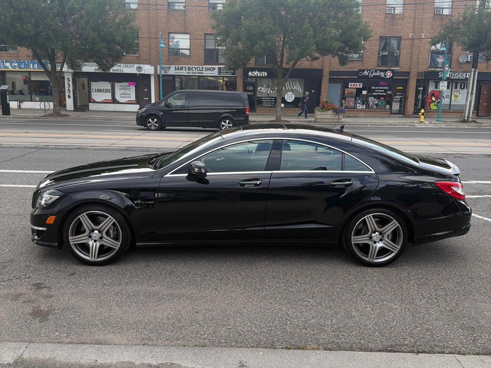 Mercedes-Benz CLS 63 AMG * CARFAX * БЕЗ ПЪРВОНАЧАЛНА ВНОСКА, снимка 2 - Автомобили и джипове - 56056667