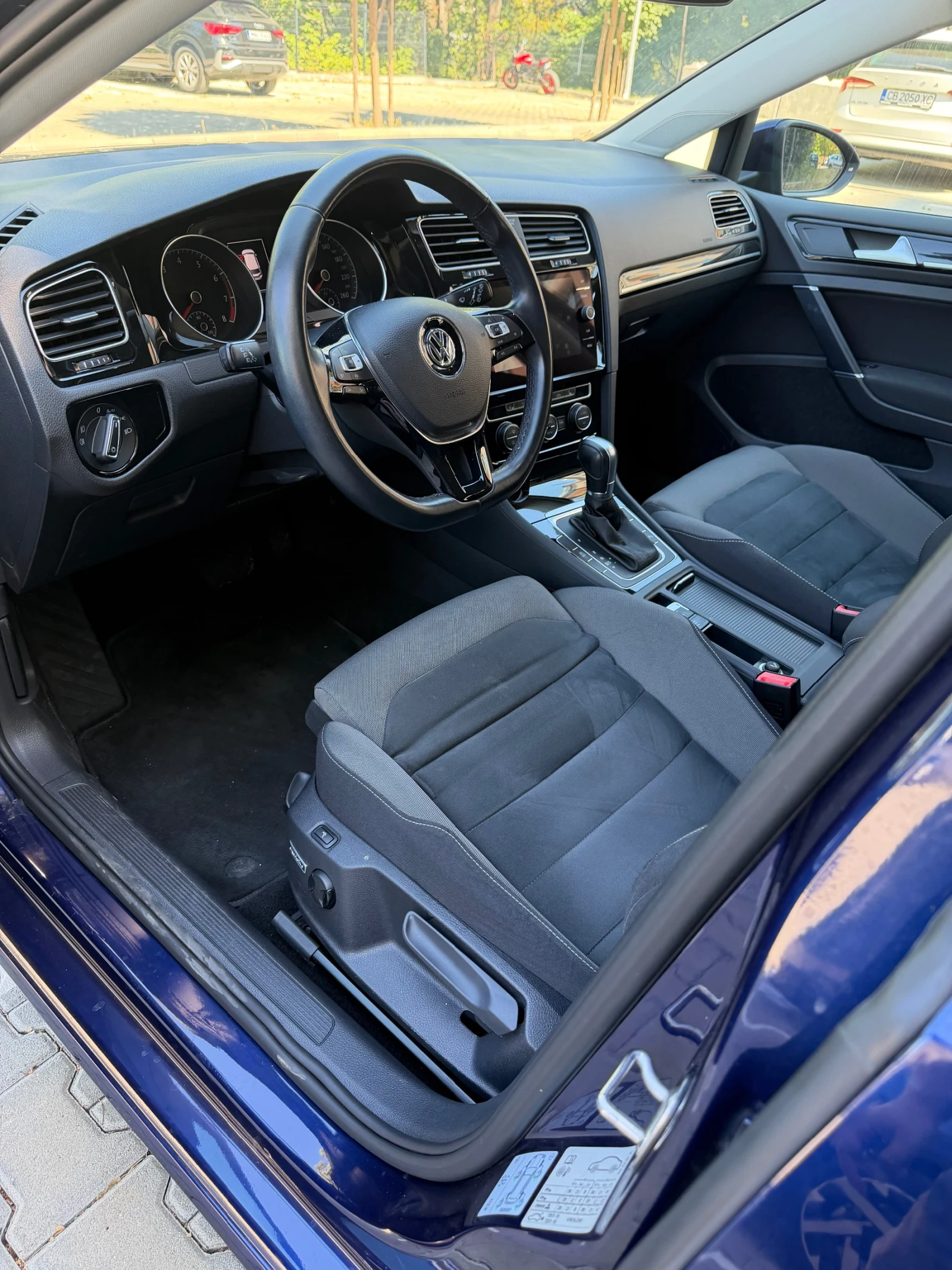 VW Golf 7.5 1.5 TSI EVO Highline DSG 150 к.с., снимка 8 - Автомобили и джипове - 56069950