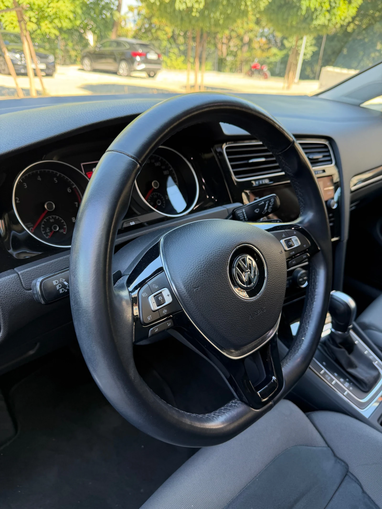 VW Golf 7.5 1.5 TSI EVO Highline DSG 150 к.с., снимка 9 - Автомобили и джипове - 56069950