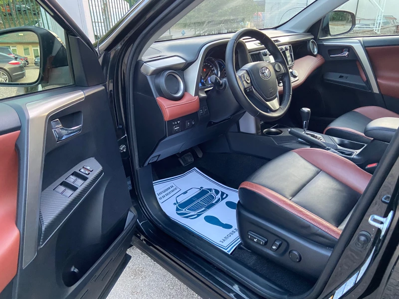Toyota Rav4 2.0I Автомат 4X4 NAVI Камера Keyless Швейцария, снимка 8 - Автомобили и джипове - 51170983