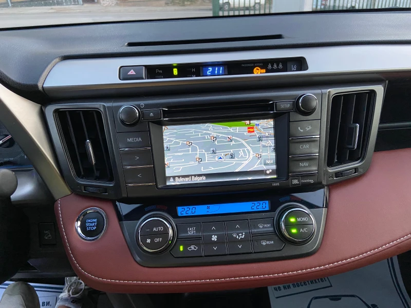 Toyota Rav4 2.0I Автомат 4X4 NAVI Камера Keyless Швейцария, снимка 12 - Автомобили и джипове - 51170983