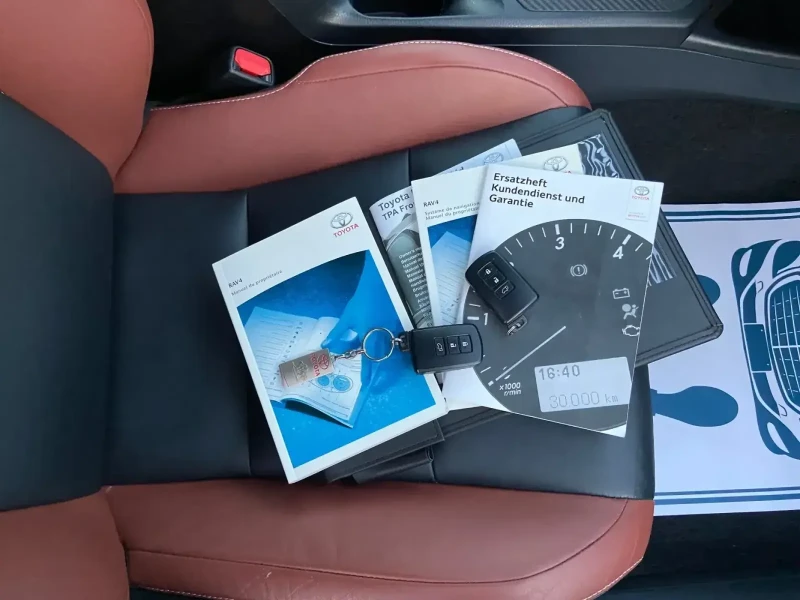 Toyota Rav4 2.0I Автомат 4X4 NAVI Камера Keyless Швейцария, снимка 17 - Автомобили и джипове - 51170983