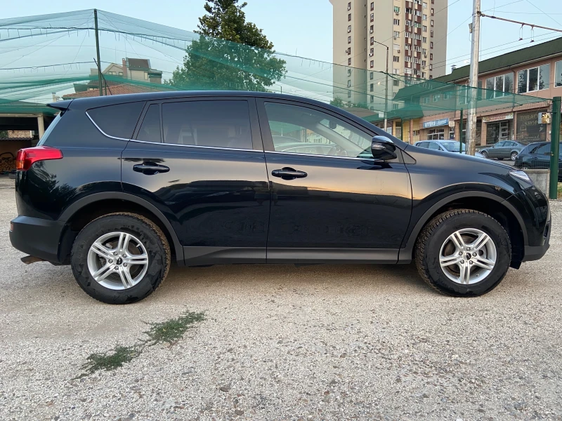 Toyota Rav4 2.0I Автомат 4X4 NAVI Камера Keyless Швейцария, снимка 5 - Автомобили и джипове - 51170983