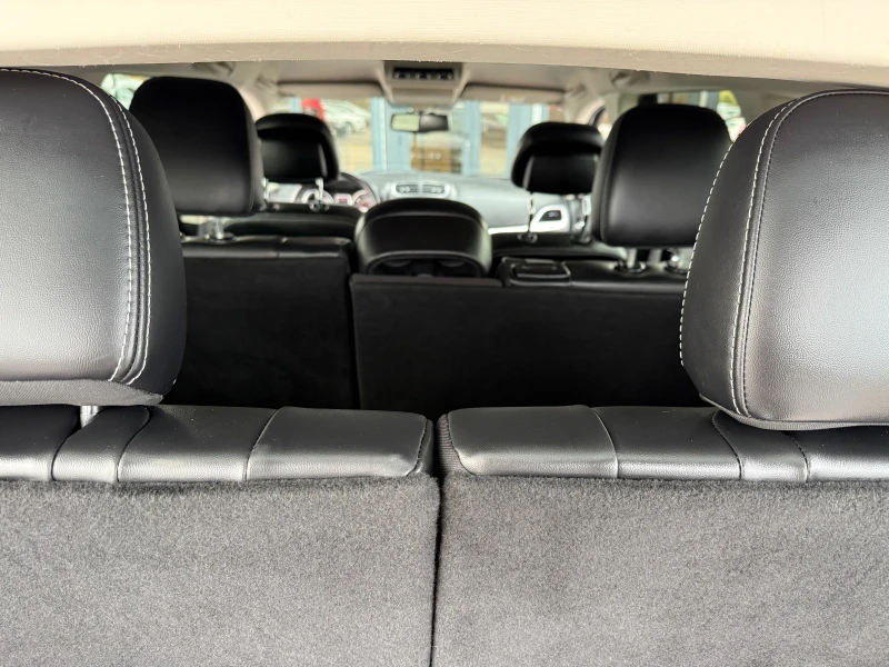 Fiat Freemont 2.4 БЕНЗИН АВТОМАТИК! ПЪЛНА СЕРВИЗНА ИСТОРИЯ!, снимка 13 - Автомобили и джипове - 52202257