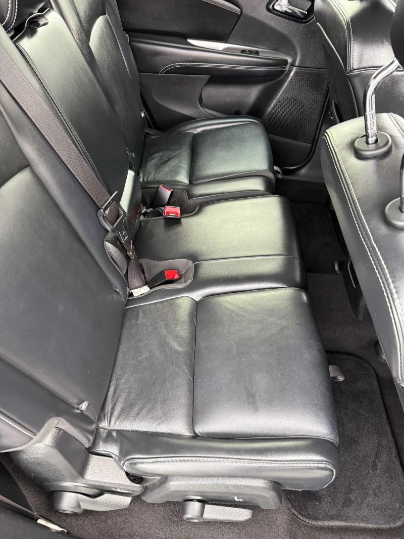 Fiat Freemont 2.4 БЕНЗИН АВТОМАТИК! ПЪЛНА СЕРВИЗНА ИСТОРИЯ!, снимка 11 - Автомобили и джипове - 52202257