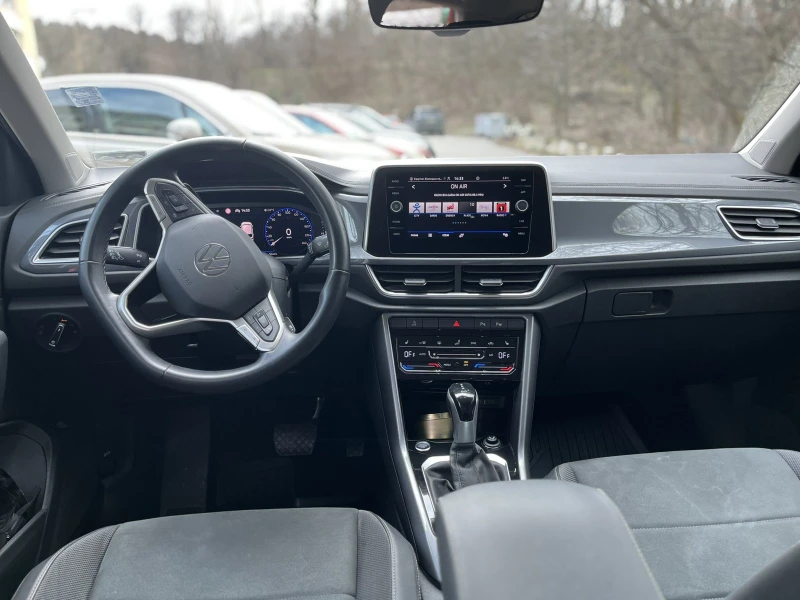 VW T-Roc, снимка 10 - Автомобили и джипове - 53434104