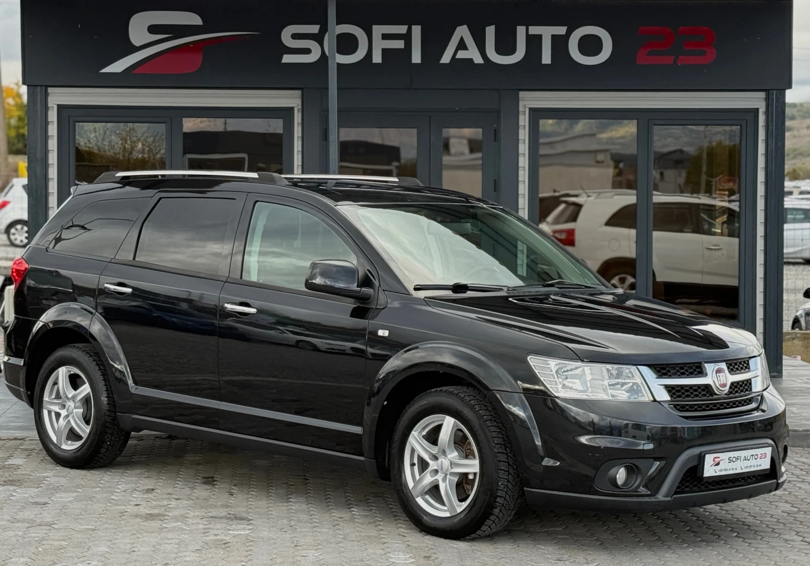 Fiat Freemont 2.4 БЕНЗИН АВТОМАТИК! ПЪЛНА СЕРВИЗНА ИСТОРИЯ! - изображение 2