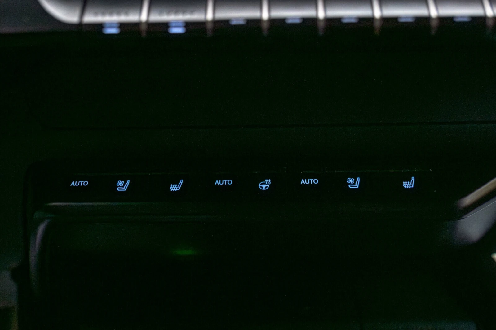 Lexus UX 300e Distronik/Lane Assist/Обдухване/Камера/Подгрев - изображение 9