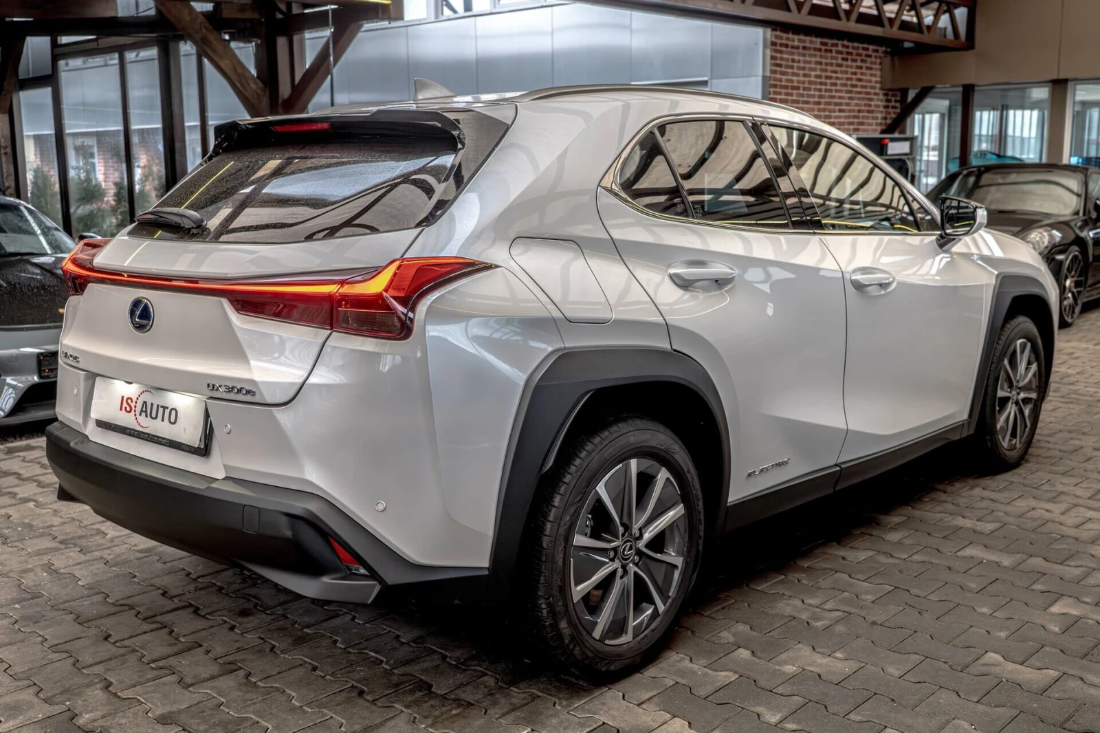 Lexus UX 300e Distronik/Lane Assist/Обдухване/Камера/Подгрев - изображение 5