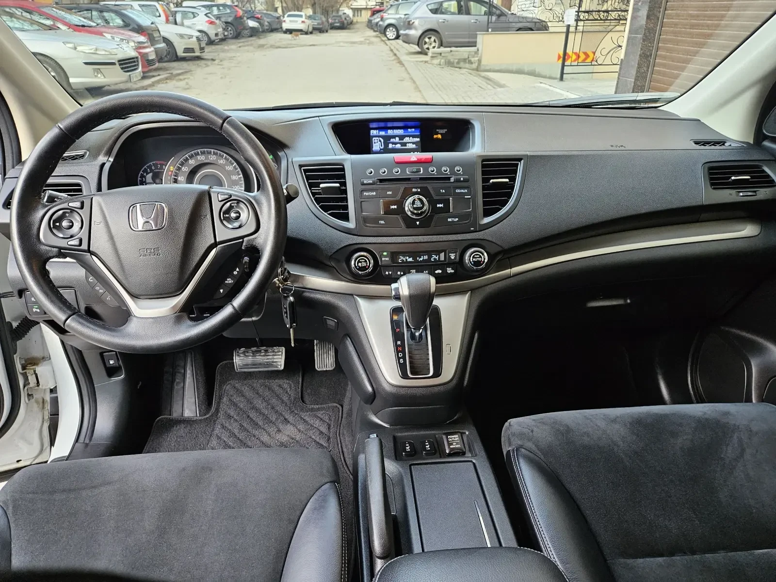 Honda Cr-v 2.0 i 155PS 4x4 8 ГУМИ С ДЖАНТИ WHITE PEARL, снимка 9 - Автомобили и джипове - 53768964