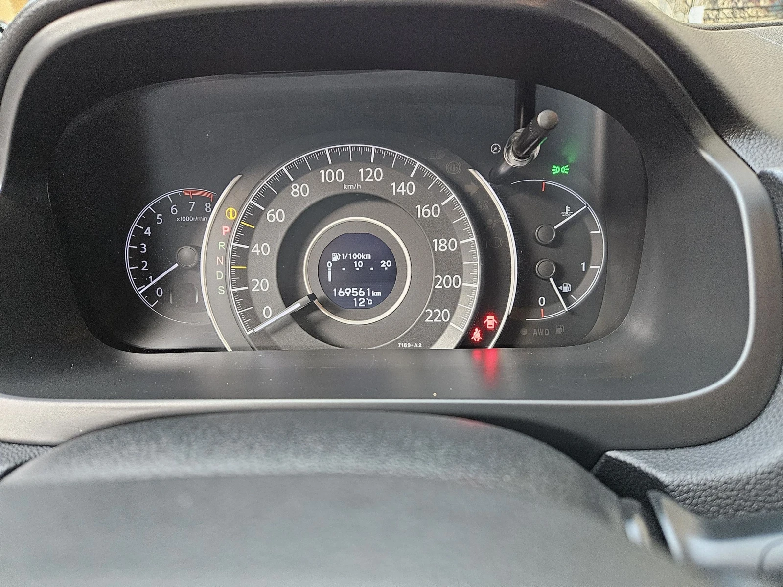 Honda Cr-v 2.0 i 155PS 4x4 8 ГУМИ С ДЖАНТИ WHITE PEARL, снимка 10 - Автомобили и джипове - 53768964