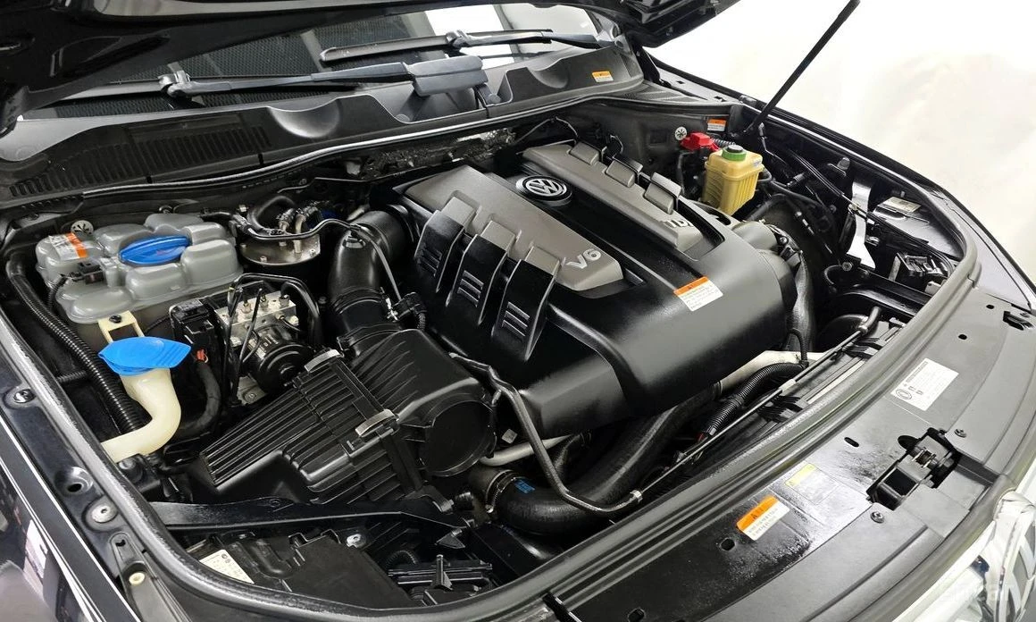 VW Touareg, снимка 6 - Автомобили и джипове - 53894349