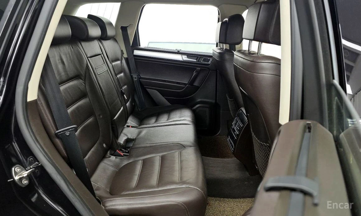 VW Touareg, снимка 12 - Автомобили и джипове - 53894349