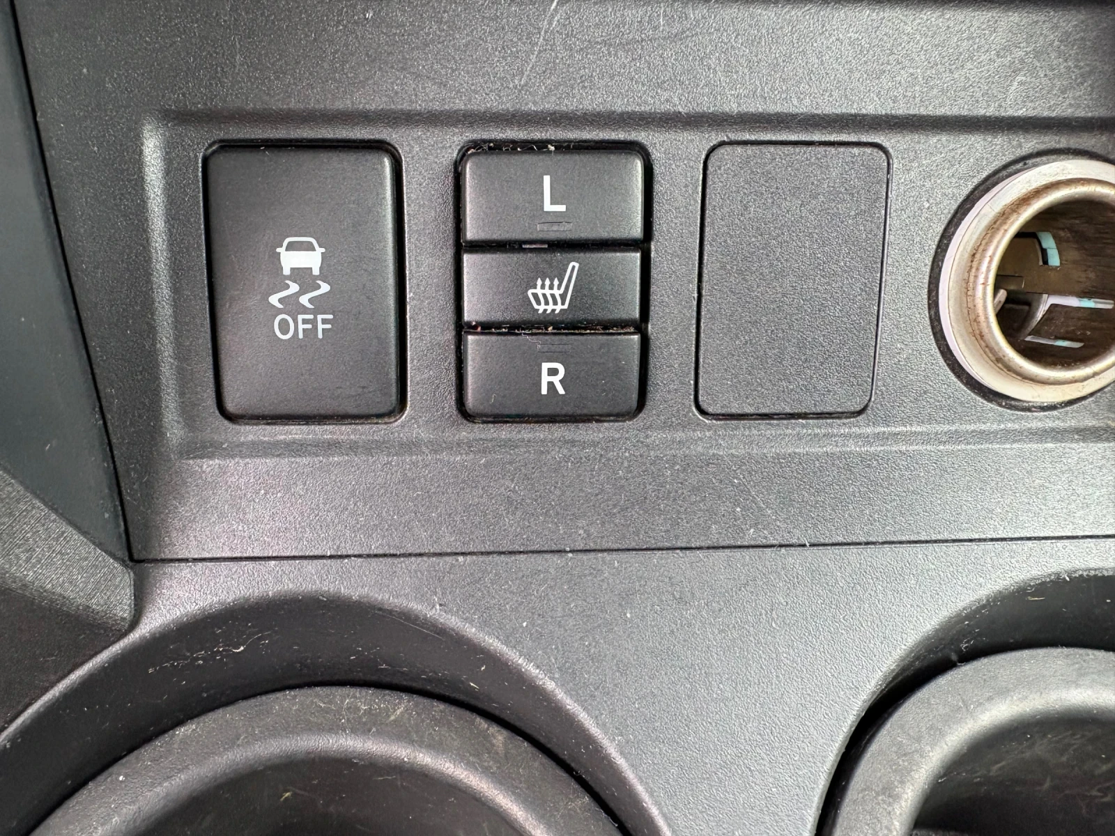 Toyota Rav4 2.2D* ЛИЗИНГ* БАРТЕР, снимка 11 - Автомобили и джипове - 54215526