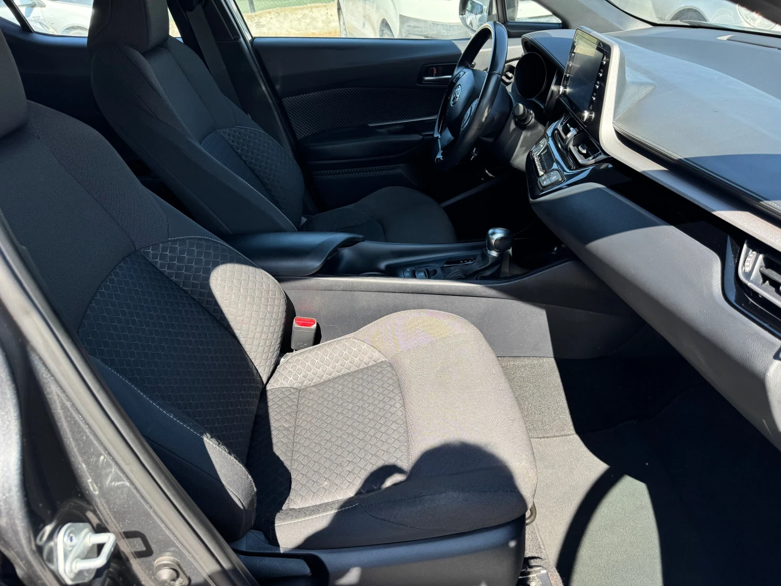 Toyota C-HR 54500км* 11.2021г* LED* NAVI* КАМЕРА* KEYLESS GO, снимка 15 - Автомобили и джипове - 54677859