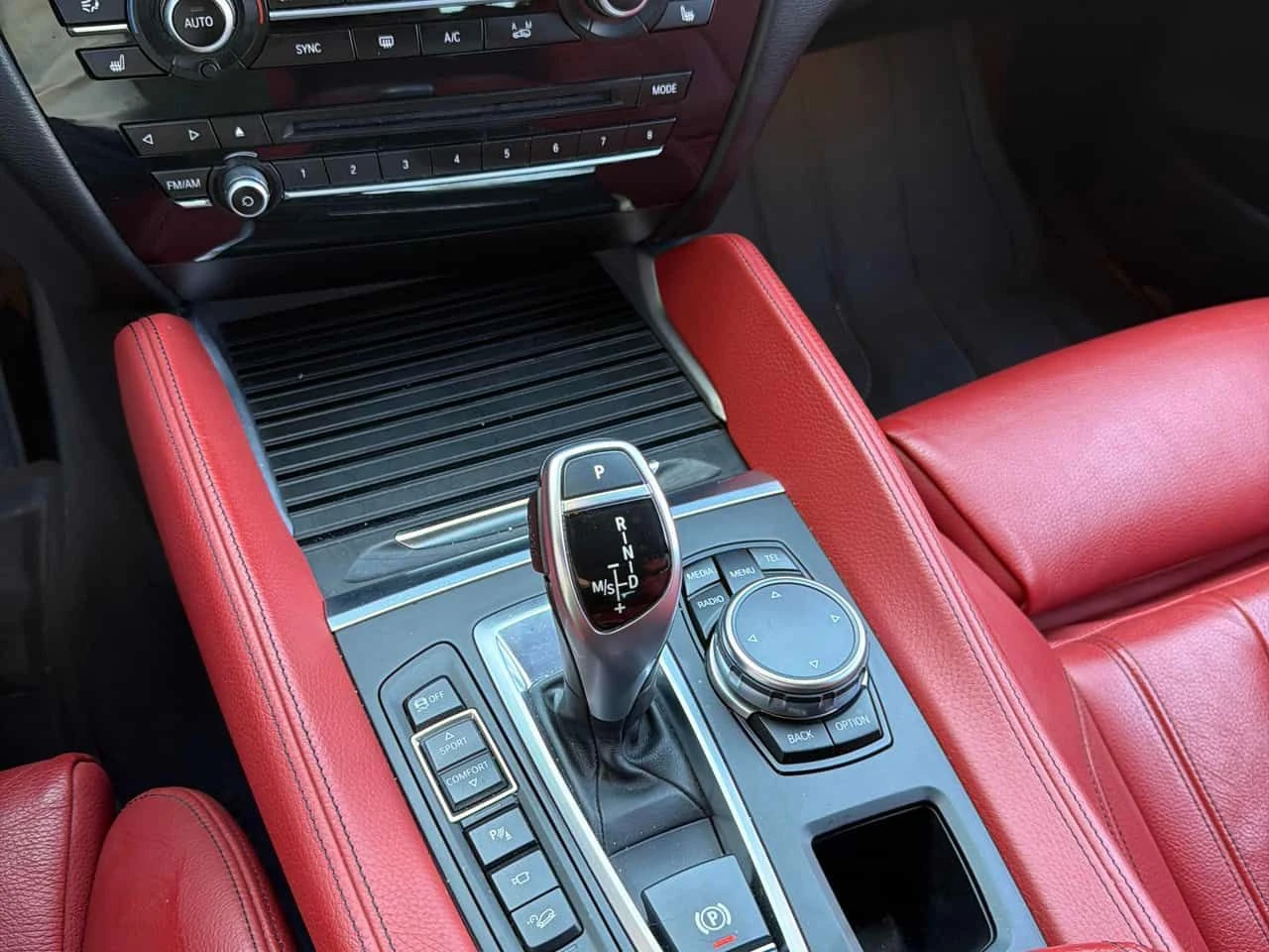 BMW X6 * XDRIVE35I * ПАНО * H/K * ПОДГРЕВИ * CARFAX, снимка 12 - Автомобили и джипове - 54743187