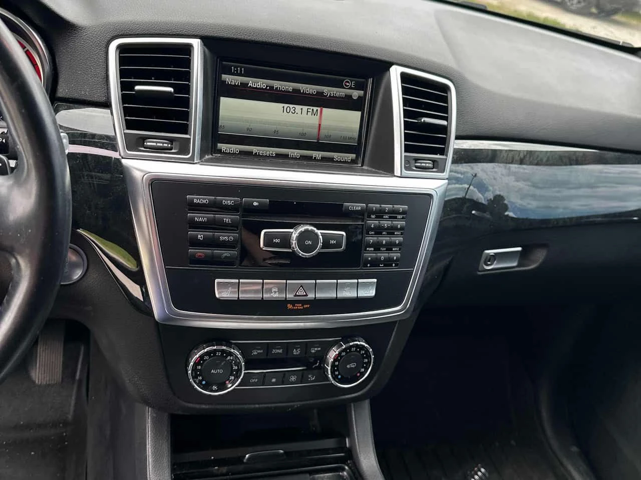 Mercedes-Benz ML 350 АМГ ПАКЕТ/BlueTEC/ПОДГРЕВ/ПАНО/CARFAX/ФИНАНСИРАНЕ, снимка 9 - Автомобили и джипове - 55040523