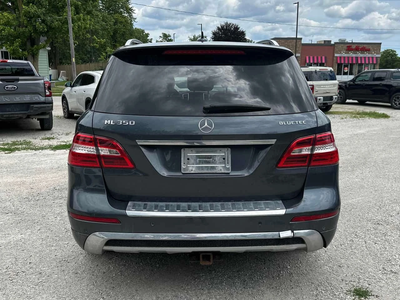 Mercedes-Benz ML 350 АМГ ПАКЕТ/BlueTEC/ПОДГРЕВ/ПАНО/CARFAX/ФИНАНСИРАНЕ, снимка 4 - Автомобили и джипове - 55040523