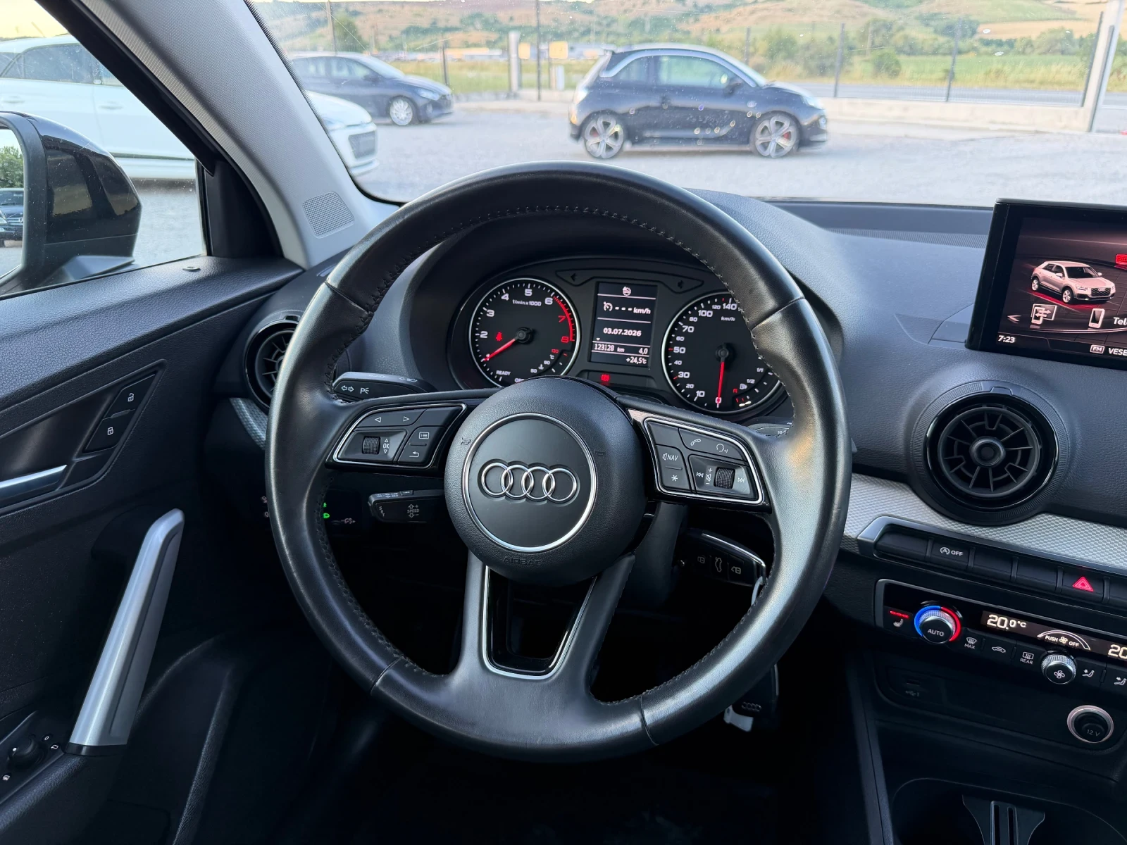 Audi Q2 1.0TFSI NAVI LED SERVICE BOOK EURO 6 TUV, снимка 13 - Автомобили и джипове - 55225125