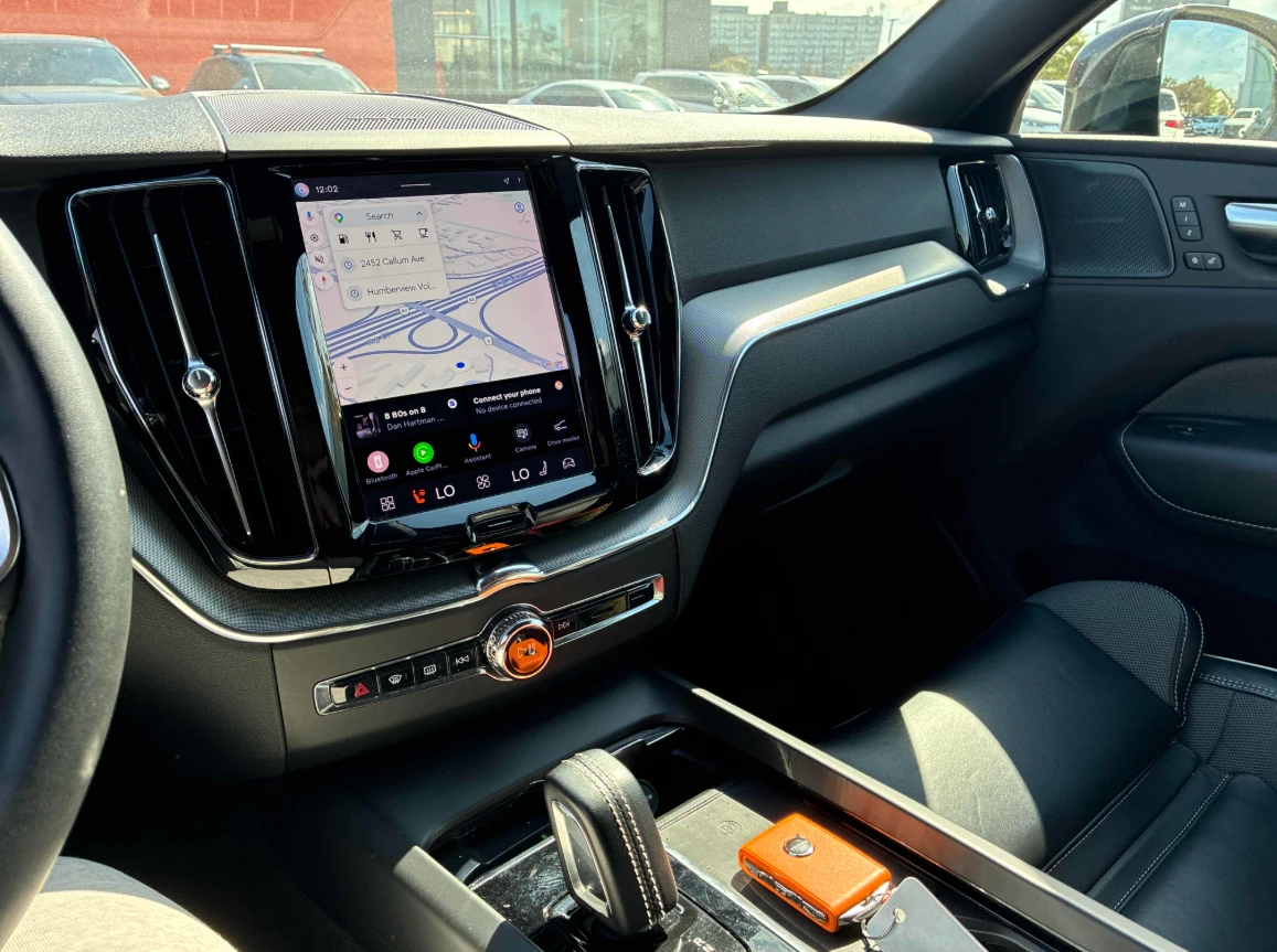 Volvo XC60 B6* R-desing* AWD* * Mild Hybrid* Пано* Virtual, снимка 9 - Автомобили и джипове - 56188793
