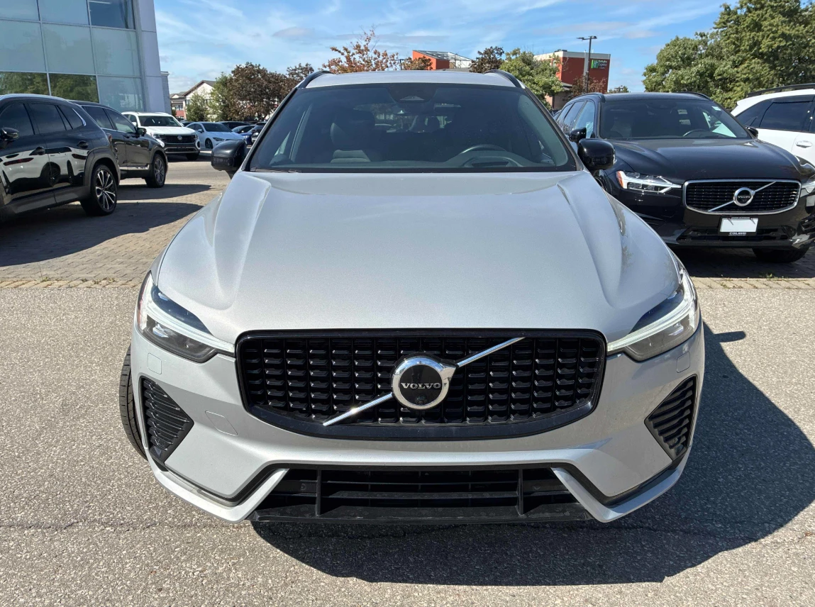 Volvo XC60 B6* R-desing* AWD* * Mild Hybrid* Пано* Virtual, снимка 5 - Автомобили и джипове - 56188793