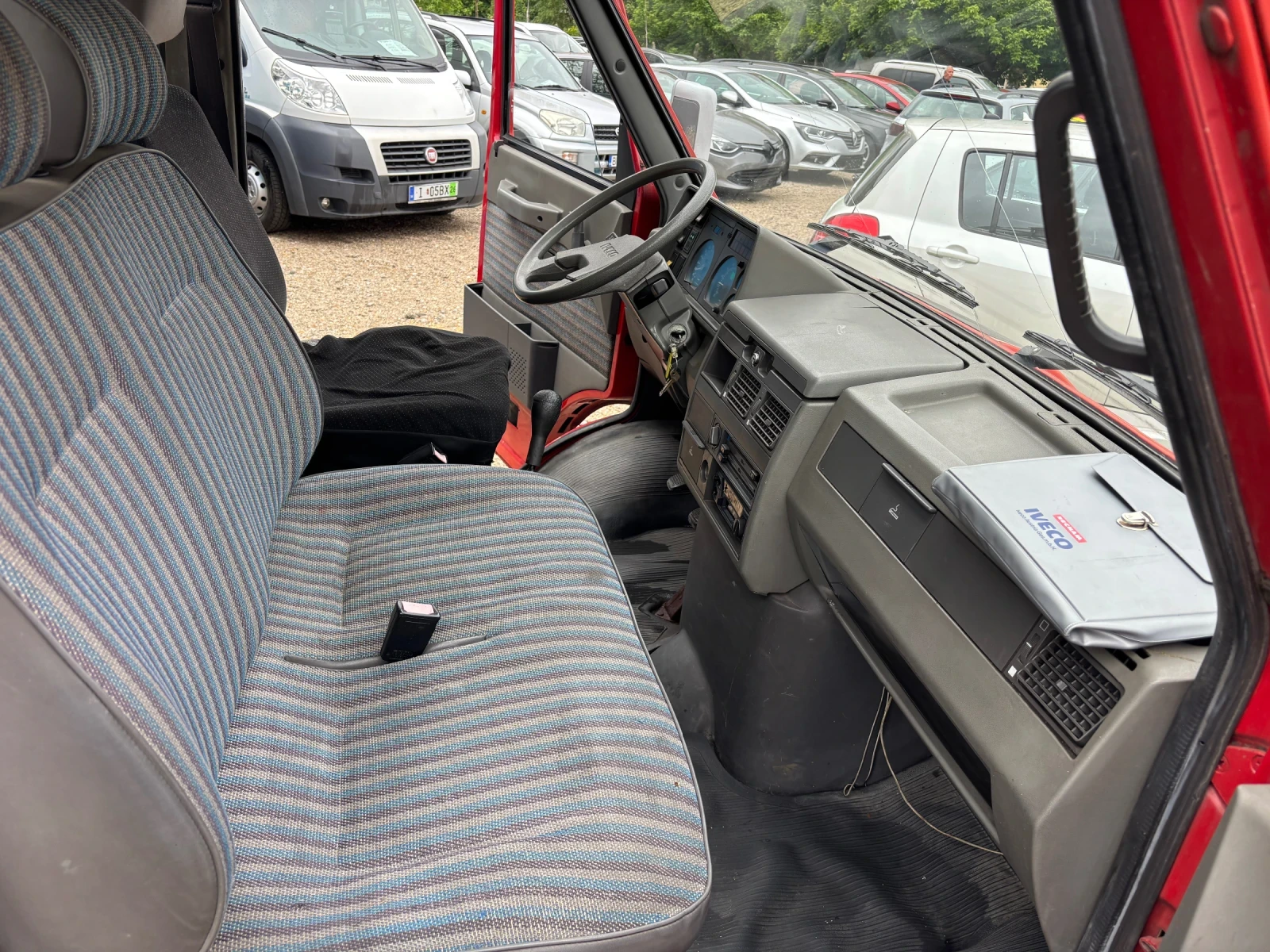 Iveco 3510 Специален 83000км, снимка 15 - Бусове и автобуси - 54478932