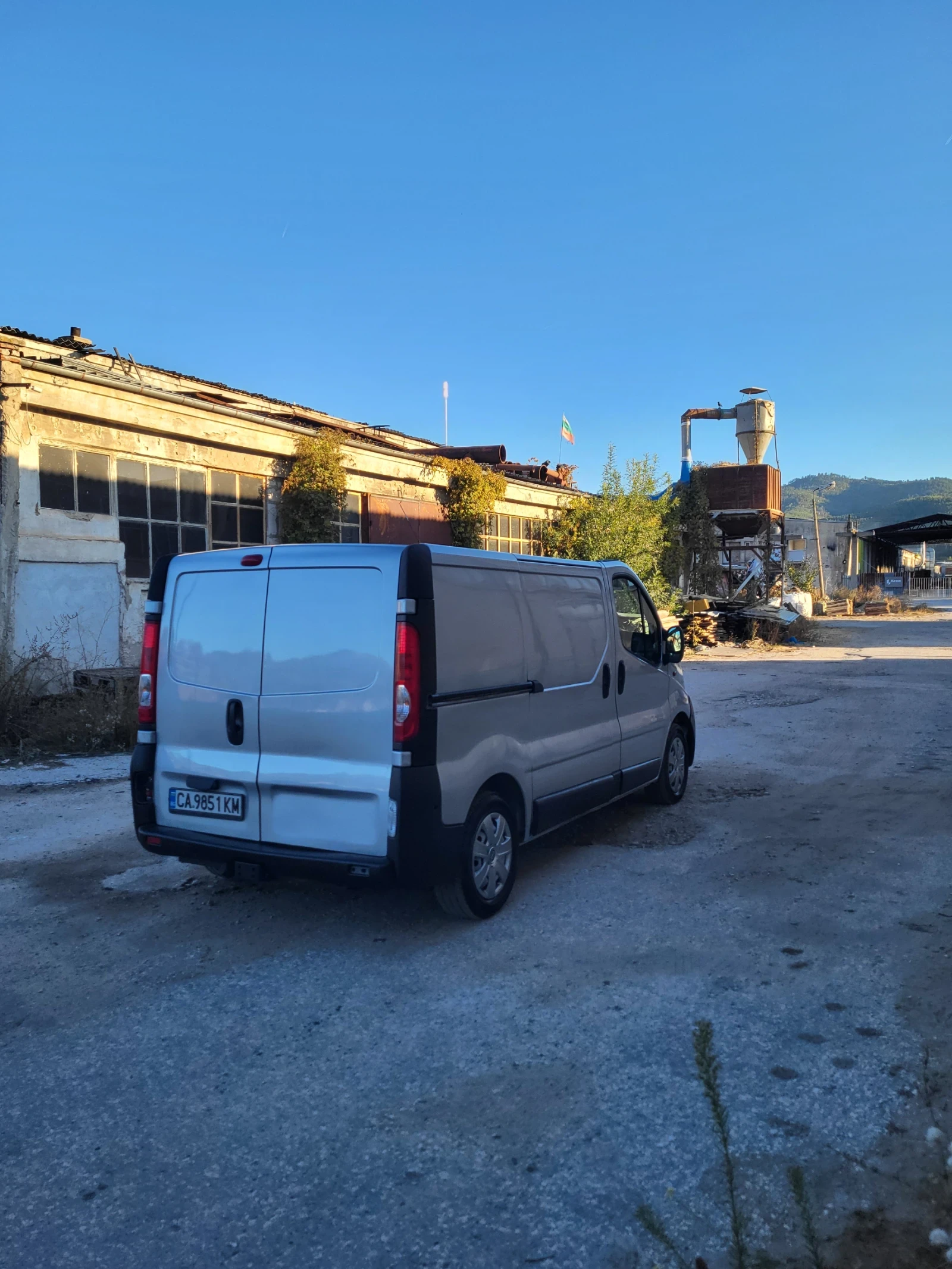 Opel Vivaro 1.9dti, снимка 5 - Бусове и автобуси - 56377374
