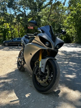������ Yamaha YZF-R1