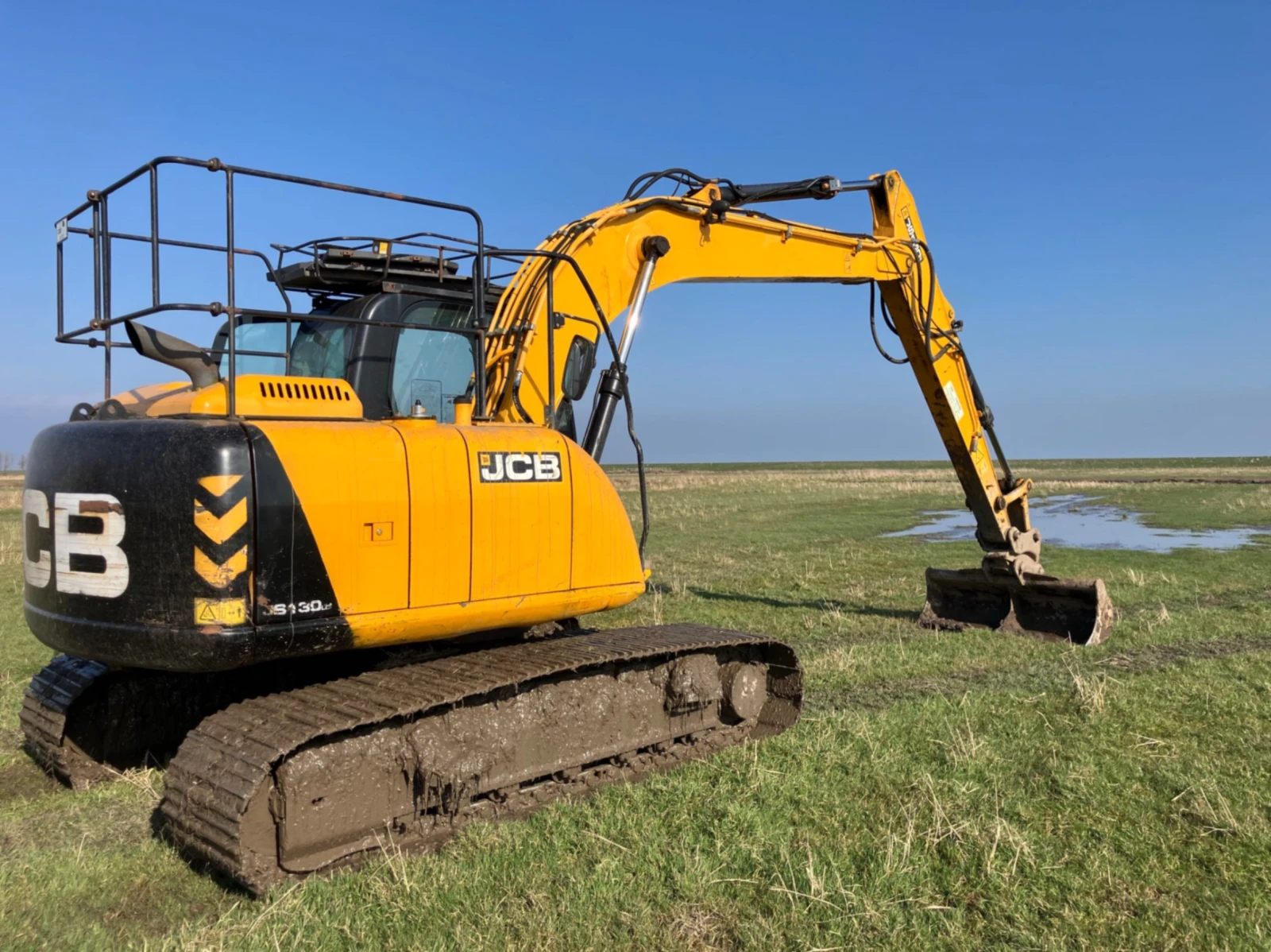 Багер JCB JS130LC, снимка 5 - Индустриална техника - 54746025