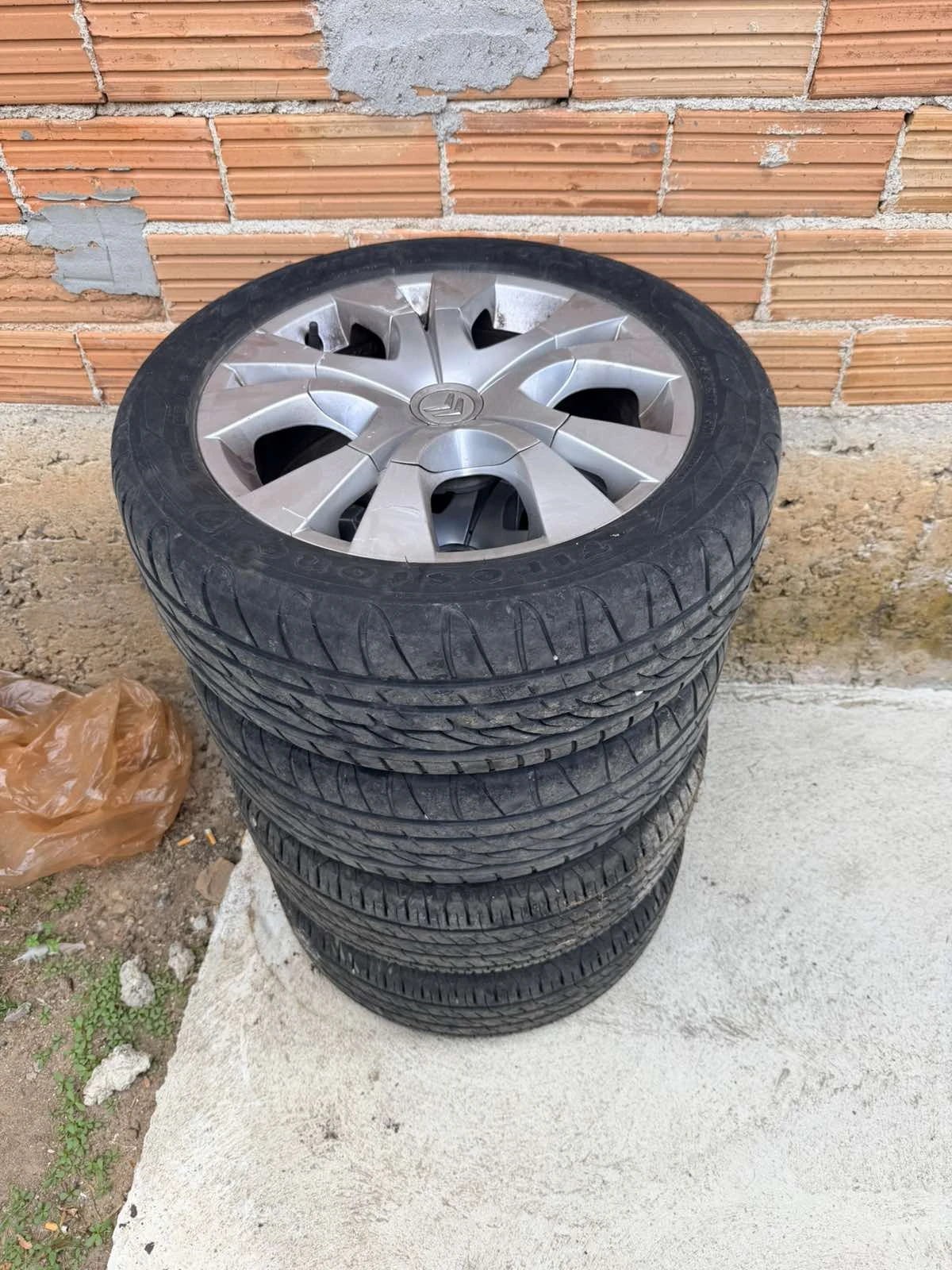 Гуми с джанти Firestone 215/50R17, снимка 6 - Гуми и джанти - 55225961