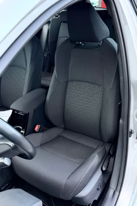 Toyota Corolla 1.8 Хибрид! В гаранция!, снимка 9