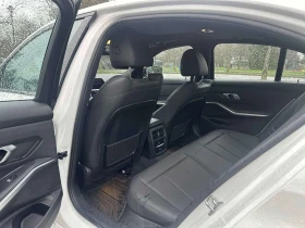 BMW 330 * 330e xDrive * ПОДГРЕВ * ПАМЕТ * CARPLAY, снимка 12
