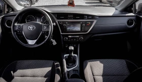 Toyota Auris 1.6 бензин ТОП! С ГАРАНЦИЯ! , снимка 8