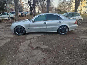 Mercedes-Benz E 220, снимка 8