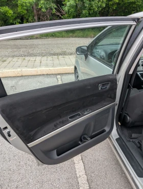 Toyota Corolla verso 2.2 D-4D 121000 км. + carvertical - 7400 лв. - 24179765 11