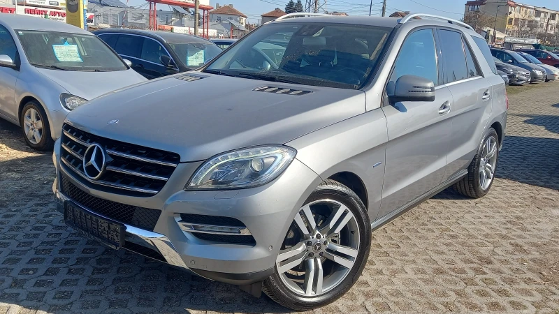 Mercedes-Benz ML 350 4Х4 FULL ИЗКЛЮЧИТЕЛН СЕРВИ КНИЖК УНИКТ ОБСЛУЖН ЛЕД, снимка 1 - Автомобили и джипове - 16717587