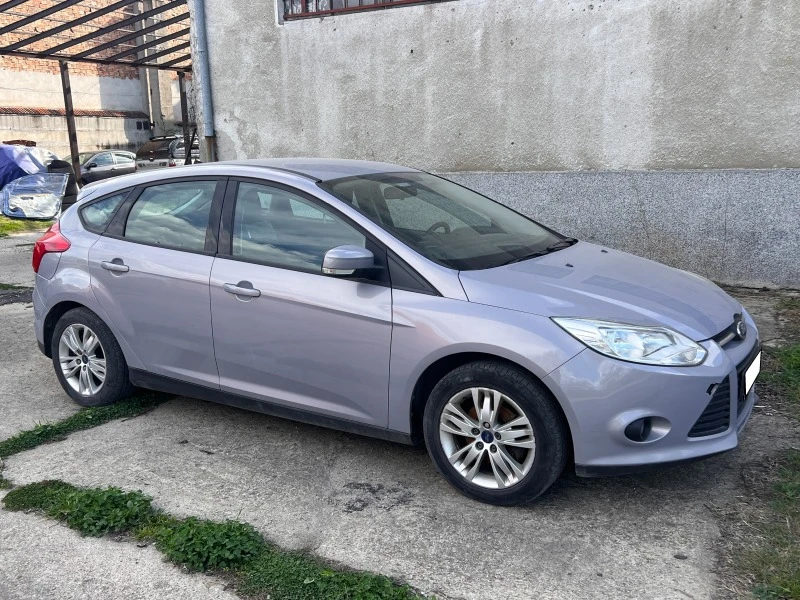 Ford Focus 1.0 100 кс, снимка 4 - Автомобили и джипове - 47307076