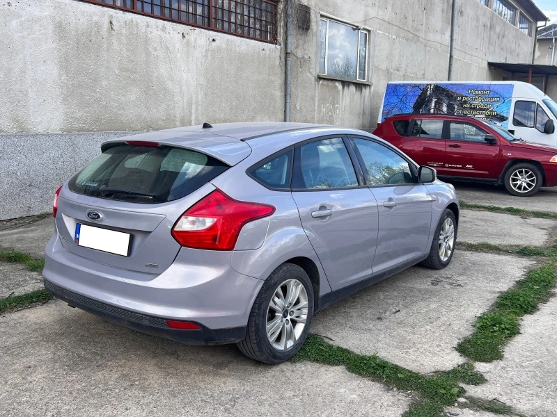 Ford Focus 1.0 100 кс, снимка 6 - Автомобили и джипове - 47307076