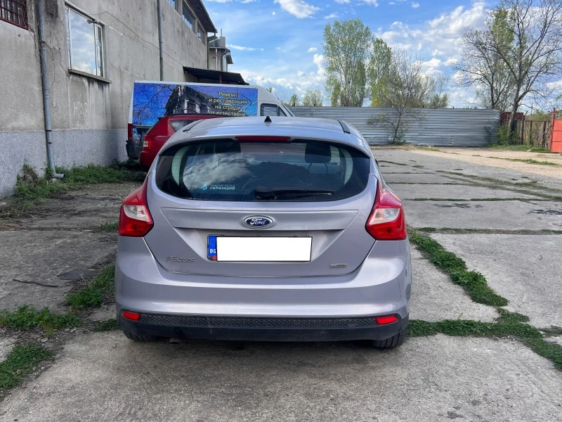 Ford Focus 1.0 100 кс, снимка 7 - Автомобили и джипове - 47307076