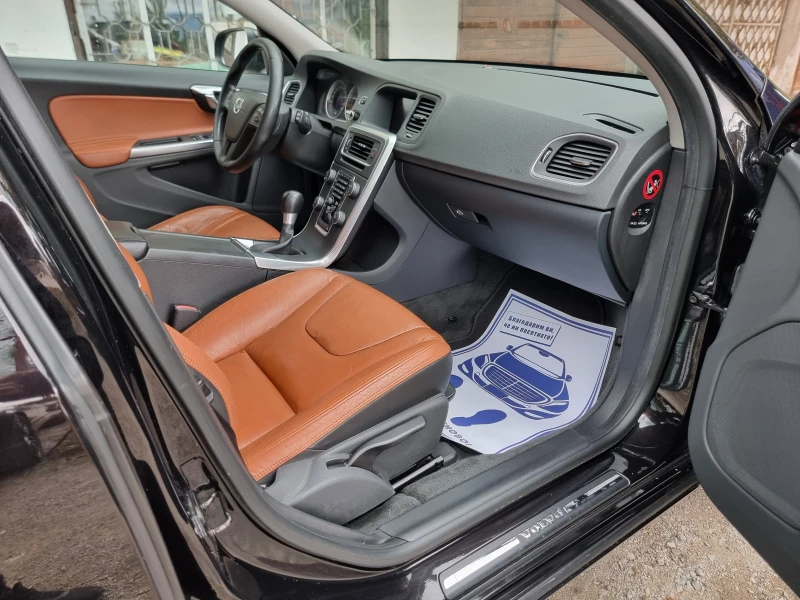 Volvo V60 2.0 D3* NAVI* , снимка 14 - Автомобили и джипове - 47256053