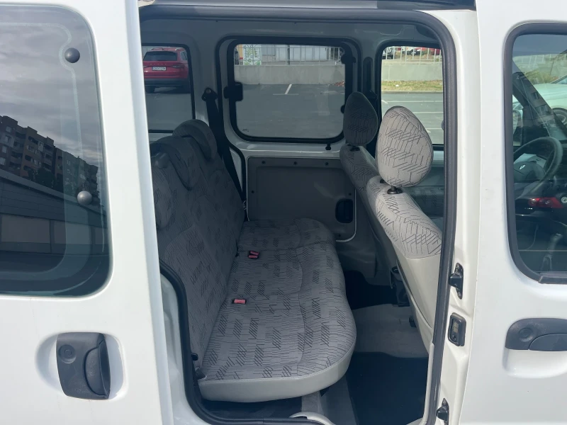 Renault Kangoo КАТО НОВО , снимка 15 - Автомобили и джипове - 47525170