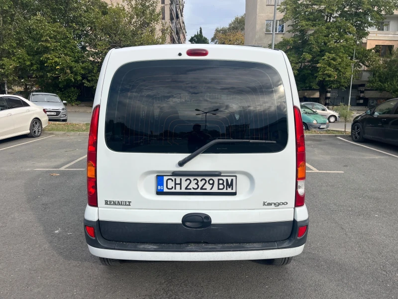 Renault Kangoo КАТО НОВО , снимка 5 - Автомобили и джипове - 47525170