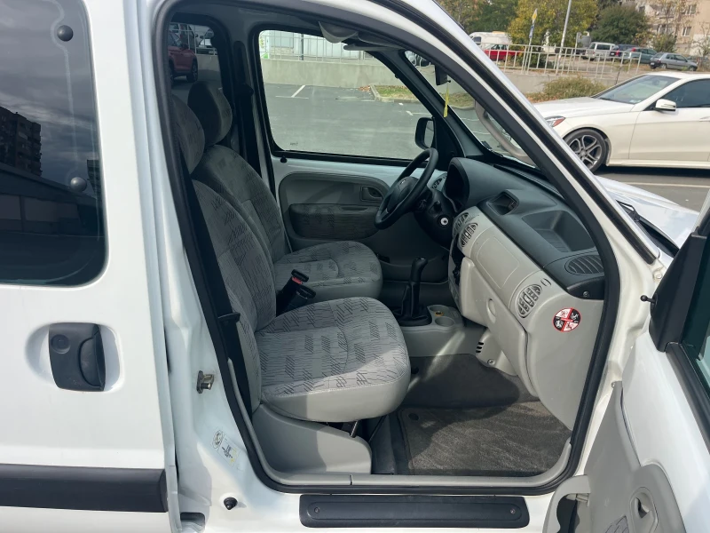 Renault Kangoo КАТО НОВО , снимка 13 - Автомобили и джипове - 47525170