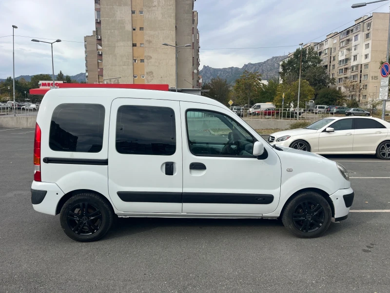 Renault Kangoo КАТО НОВО , снимка 3 - Автомобили и джипове - 47525170