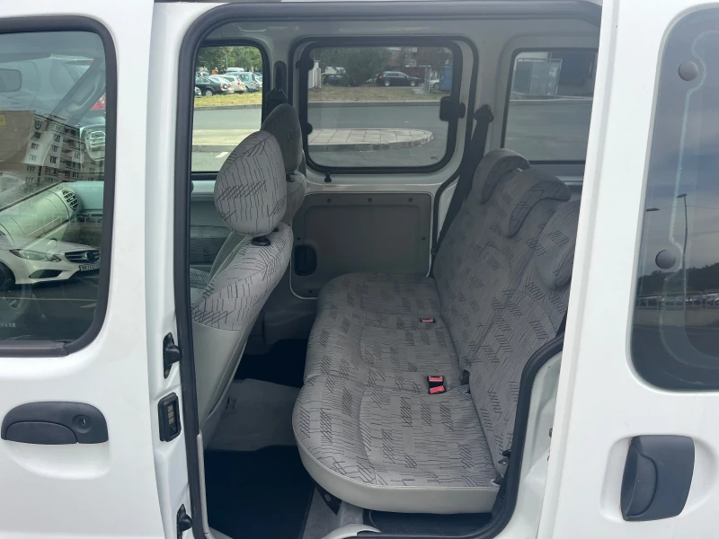 Renault Kangoo КАТО НОВО , снимка 12 - Автомобили и джипове - 47525170