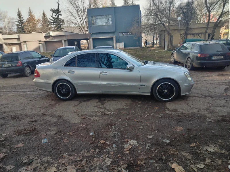 Mercedes-Benz E 220, снимка 4 - Автомобили и джипове - 48933712