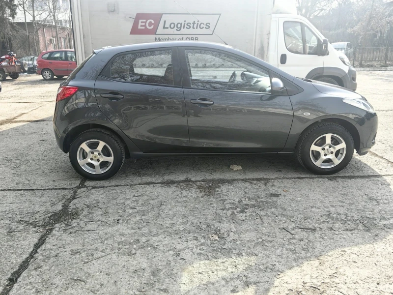 Mazda 2 1.3 -75к.с.  ГЕРМАНИЯ, снимка 5 - Автомобили и джипове - 49349221